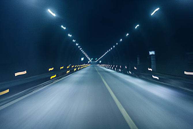 隧道里突然發生事故怎么辦(圖4) 隧道里突然發生事故怎么辦(圖4)