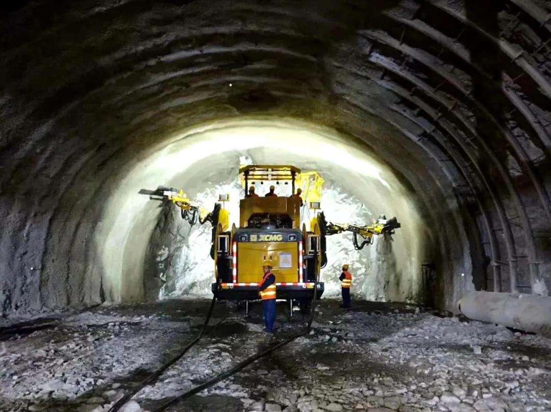 為什么隧道逃生管被稱(chēng)為“生命通道”?(圖4) 為什么隧道逃生管被稱(chēng)為“生命通道”?(圖4)